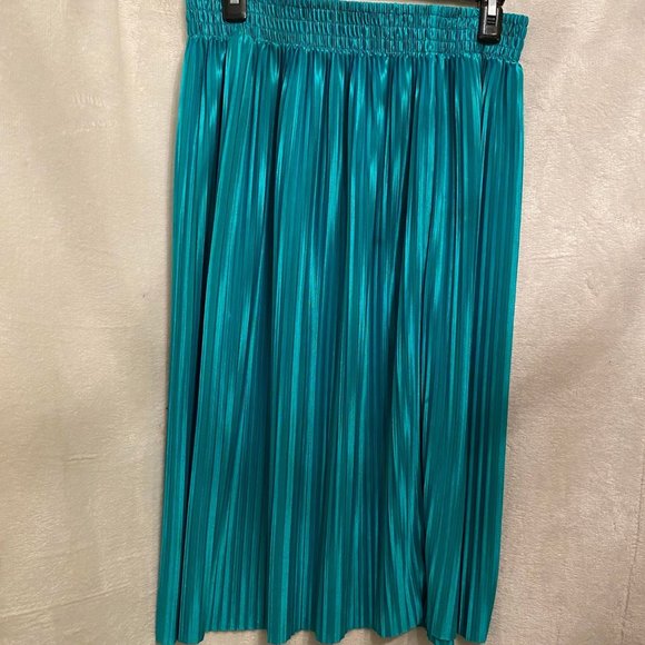 EUC Bisou Bisou Emerald Green Pleated Skirt Size Medium - Picture 1 of 5